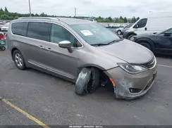 2C4RC1N79JR230475 2018 CHRYSLER PACIFICA