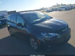 2C4RC1N79JR340622 2018 CHRYSLER PACIFICA