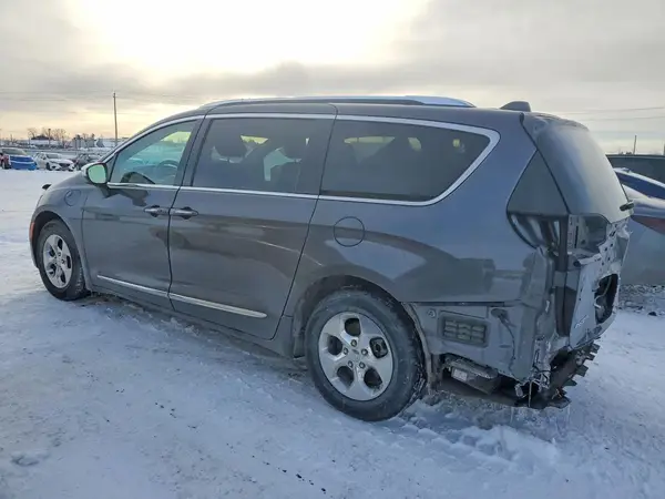 2C4RC1N79JR357064 2018 CHRYSLER PACIFICA - Image 2