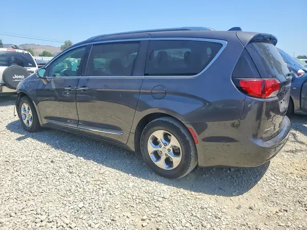2C4RC1N79JR358845 2018 CHRYSLER PACIFICA - Image 2