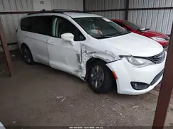 2C4RC1N79JR358926 2018 CHRYSLER PACIFICA