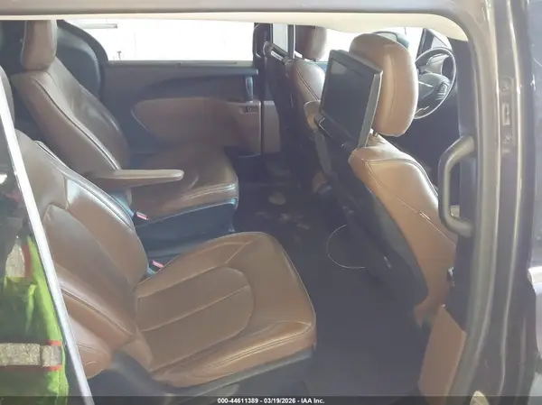 2C4RC1N79JR364614 2018 CHRYSLER PACIFICA - Image 8