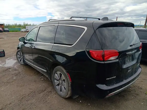 2C4RC1N79KR598463 2019 CHRYSLER PACIFICA - Image 2