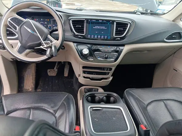 2C4RC1N79KR598463 2019 CHRYSLER PACIFICA - Image 8