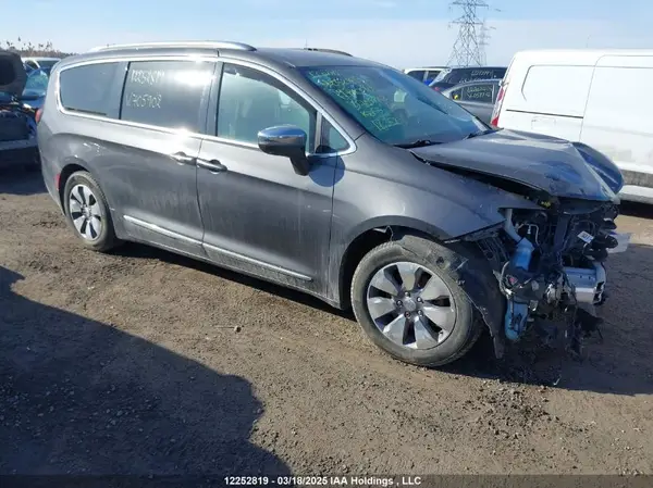 2C4RC1N79KR705902 2019 CHRYSLER PACIFICA - Image 1