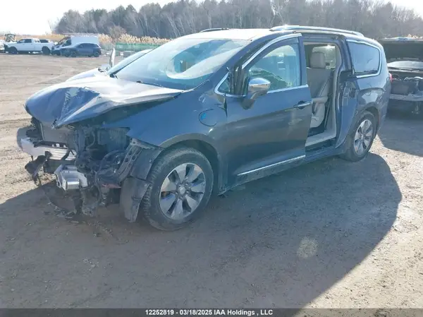 2C4RC1N79KR705902 2019 CHRYSLER PACIFICA - Image 2