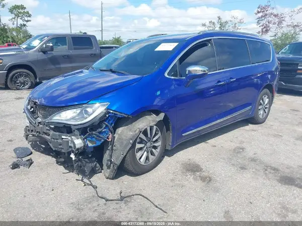 2C4RC1N79LR263334 2020 CHRYSLER PACIFICA - Image 2