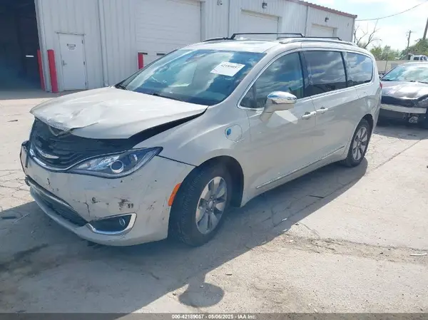 2C4RC1N7XHR723768 2017 CHRYSLER PACIFICA - Image 2