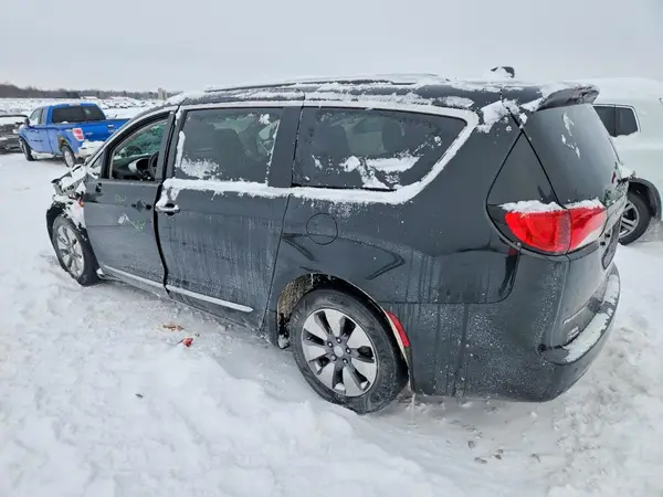2C4RC1N7XHR739923 2017 CHRYSLER PACIFICA - Image 2