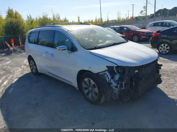 2C4RC1N7XHR753739 2017 CHRYSLER PACIFICA - Image 1