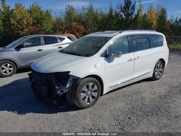 2C4RC1N7XHR753739 2017 CHRYSLER PACIFICA - Image 2