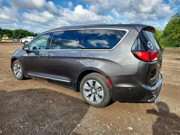 2C4RC1N7XJR105078 2018 CHRYSLER PACIFICA - Image 2