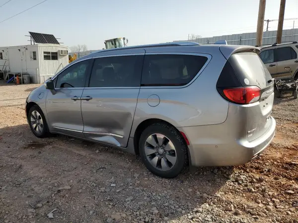 2C4RC1N7XJR111933 2018 CHRYSLER PACIFICA - Image 2