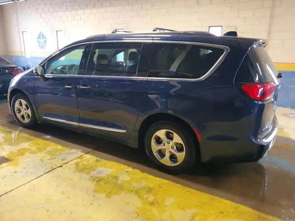 2C4RC1N7XJR183733 2018 CHRYSLER PACIFICA - Image 2