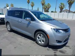 2C4RC1N7XJR229934 2018 CHRYSLER PACIFICA