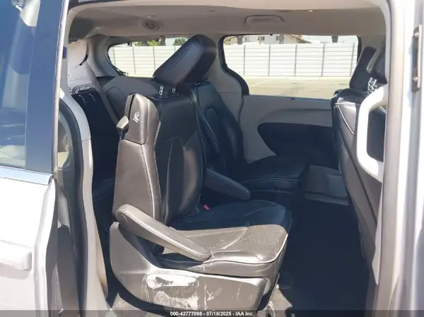 2C4RC1N7XJR229934 2018 CHRYSLER PACIFICA - Image 8