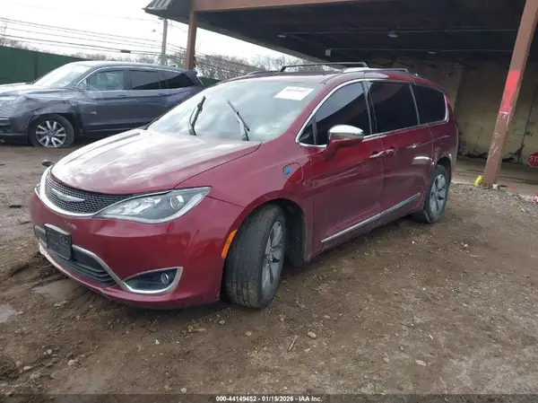 2C4RC1N7XJR276316 2018 CHRYSLER PACIFICA - Image 2