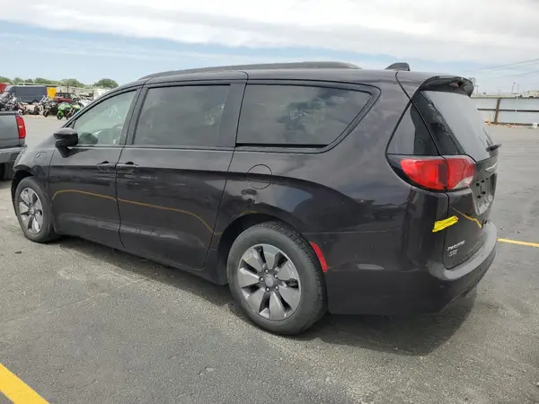 2C4RC1N7XJR311677 2018 CHRYSLER PACIFICA - Image 2