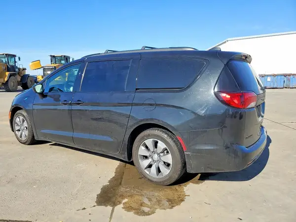 2C4RC1N7XJR311680 2018 CHRYSLER PACIFICA - Image 2