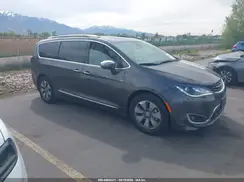 2C4RC1N7XKR526834 2019 CHRYSLER PACIFICA