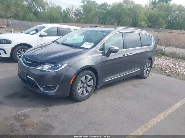 2C4RC1N7XKR526834 2019 CHRYSLER PACIFICA - Image 2