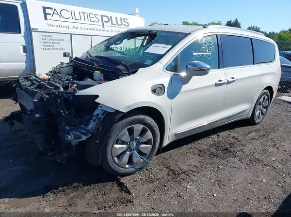 2C4RC1N7XKR590890 2019 CHRYSLER PACIFICA - Image 2