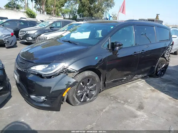 2C4RC1N7XLR277775 2020 CHRYSLER PACIFICA - Image 2