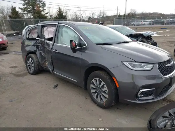 2C4RC1S70PR502988 2023 CHRYSLER PACIFICA - Image 1