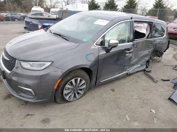 2C4RC1S70PR502988 2023 CHRYSLER PACIFICA - Image 2