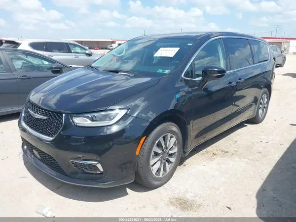 2C4RC1S70RR102853 2024 CHRYSLER PACIFICA - Image 2