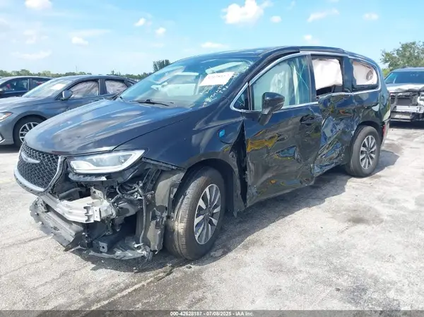 2C4RC1S70RR103145 2024 CHRYSLER PACIFICA - Image 2
