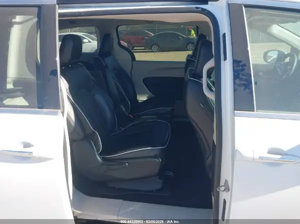 2C4RC1S71PR626431 2023 CHRYSLER PACIFICA - Image 8