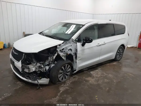 2C4RC1S71RR153469 2024 CHRYSLER PACIFICA - Image 2