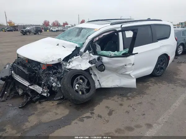 2C4RC1S71SR528363 2025 CHRYSLER PACIFICA - Image 2