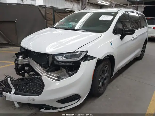2C4RC1S72RR104121 2024 CHRYSLER PACIFICA - Image 2