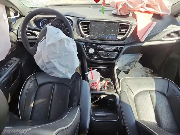 2C4RC1S72RR106015 2024 CHRYSLER PACIFICA - Image 8