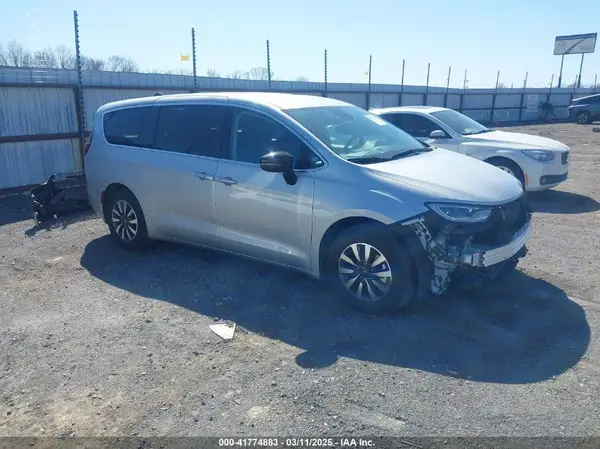 2C4RC1S72RR156865 2024 CHRYSLER PACIFICA - Image 1
