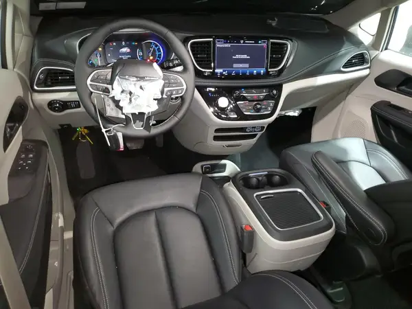 2C4RC1S72RR188280 2024 CHRYSLER PACIFICA - Image 8