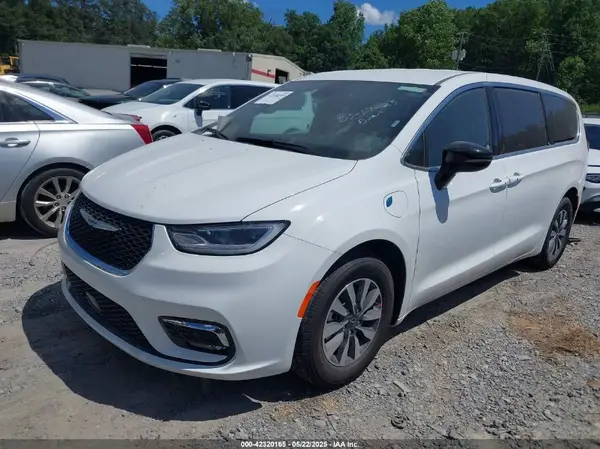 2C4RC1S72SR577488 2025 CHRYSLER PACIFICA - Image 2