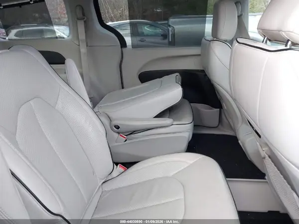 2C4RC1S73MR510823 2021 CHRYSLER PACIFICA - Image 8