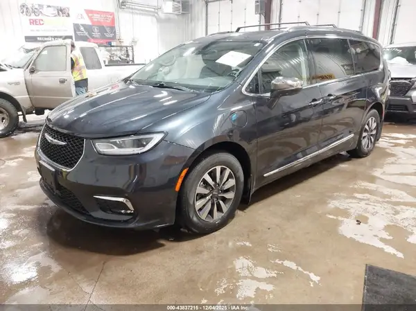 2C4RC1S73MR557334 2021 CHRYSLER PACIFICA - Image 2