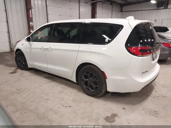 2022 CHRYSLER PACIFICA IAAI lot 44117449 auction photo 3