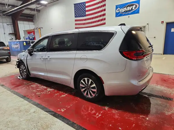 2C4RC1S73RR141730 2024 CHRYSLER PACIFICA - Image 2