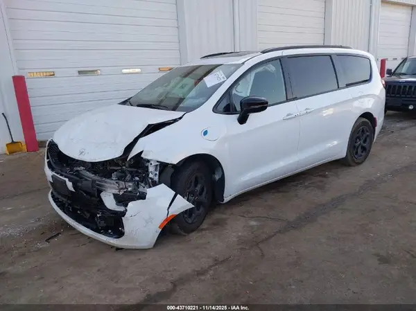 2C4RC1S73RR144885 2024 CHRYSLER PACIFICA - Image 2