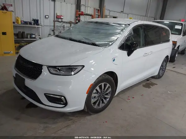 2C4RC1S73RR169141 2024 CHRYSLER PACIFICA - Image 2