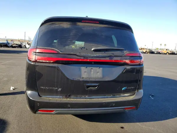 2024 CHRYSLER PACIFICA auction photo 6