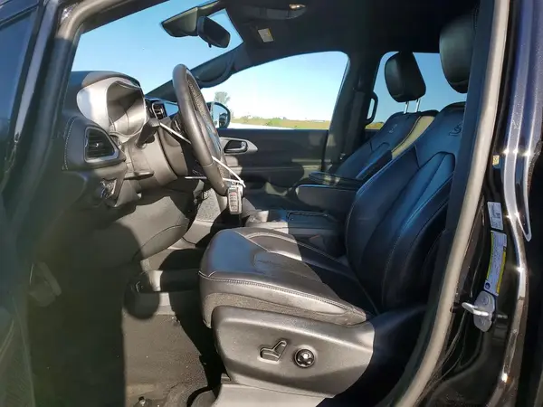 2024 CHRYSLER PACIFICA auction photo 7