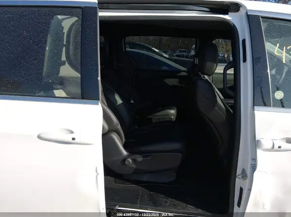 2C4RC1S73SR577547 2025 CHRYSLER PACIFICA - Image 8