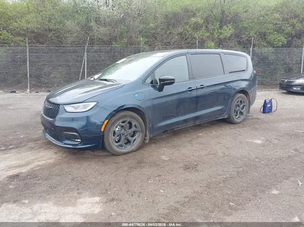 2C4RC1S74PR618839 2023 CHRYSLER PACIFICA - Image 2