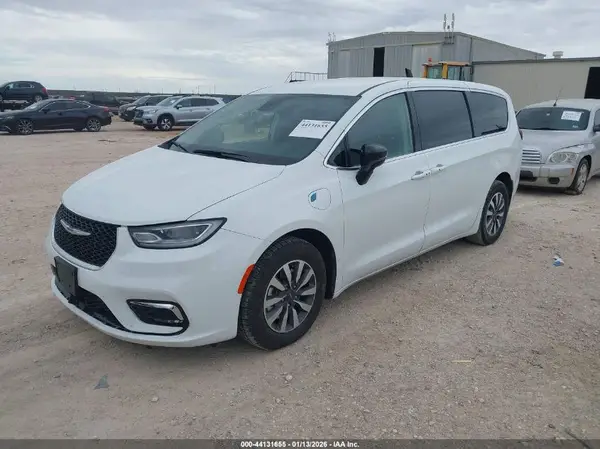 2C4RC1S74RR156589 2024 CHRYSLER PACIFICA - Image 2